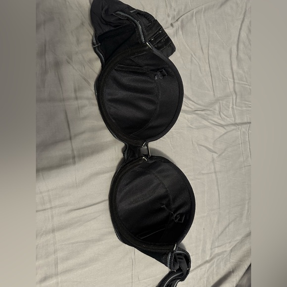 Brassière - Picture 2 of 2